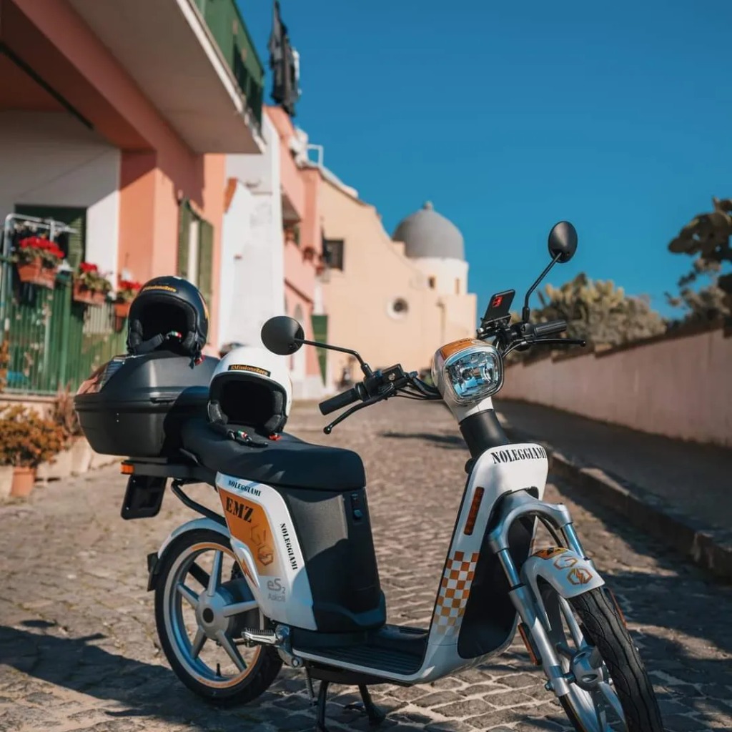 Procida Rental Moped EMZGO